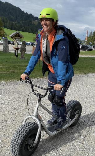 14 Trottinetfahrt ins Tal (1)