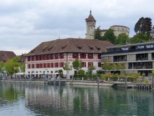 33 Station Schaffhausen mit Rest. Güterhof