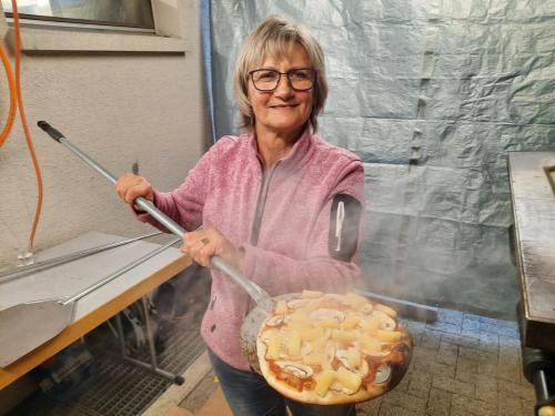 Pizzabäckerin Trudi