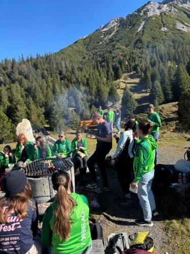 CFFB98C8-B814-4235-AB50-F4FFFE404E6A